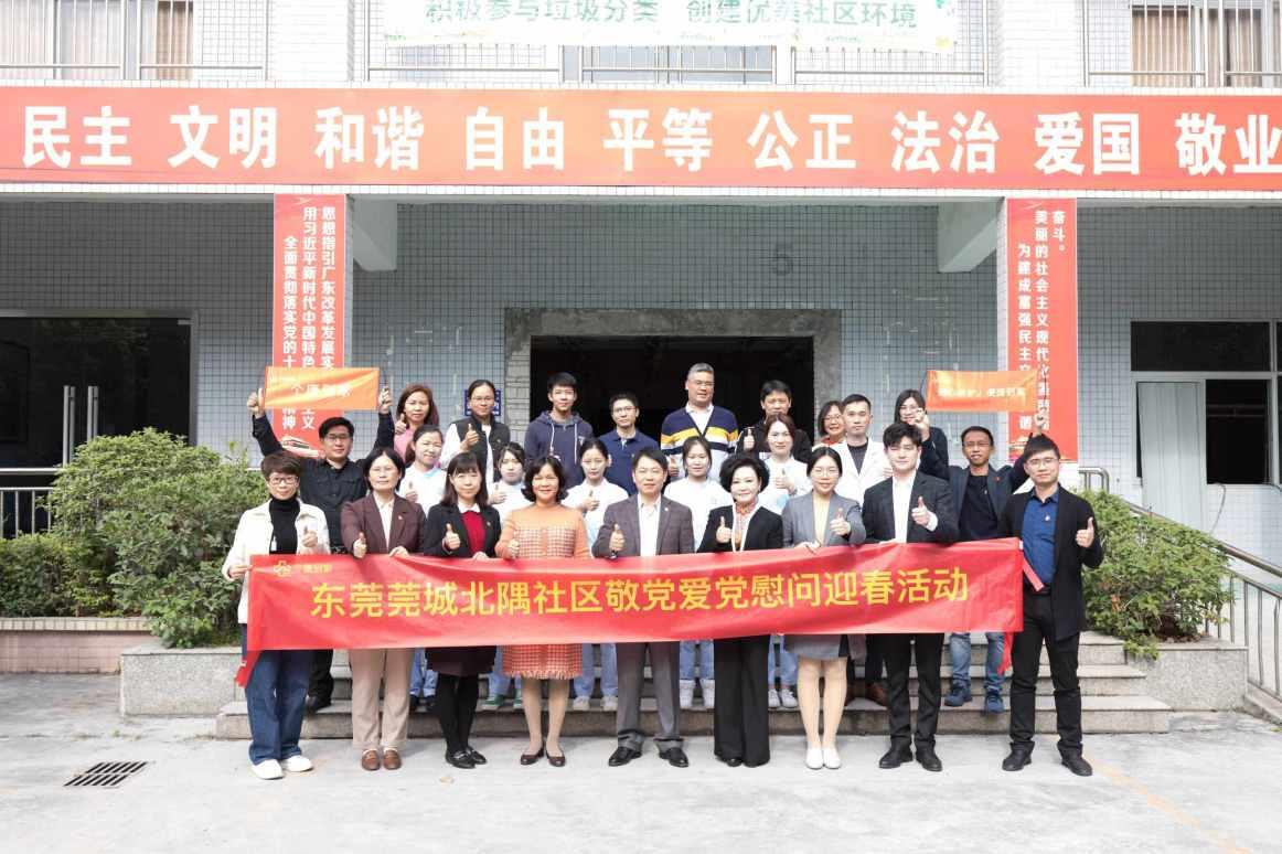 2023年我国网上零售额超15万亿元